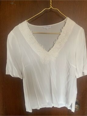 Claudie pierlot White V-Neck Floral Trim Women's Top